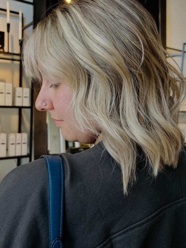 Jennie Savage Hair Logo