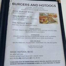 Magnum Point Marina - Burgers and hot dogs