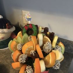 Edible Arrangements - What I received for $123!!!