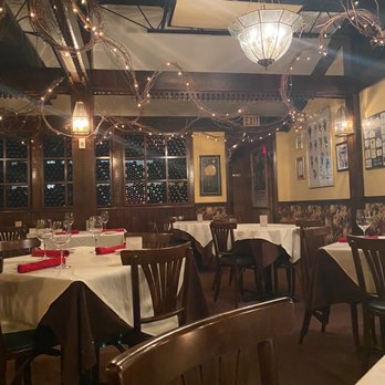 Lynn's Steakhouse - So romantic - Steakhouses Near Me - Houston, Texas Lynn's Steakhouse - So romantic - Steakhouses Near Me - Houston, Texas