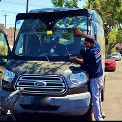 Auto Glass Hollywood - Mobile windshield replacement in Los Angeles