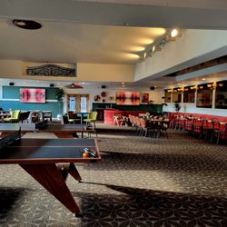 Boulder Swim Club - You can even play ping-pong!