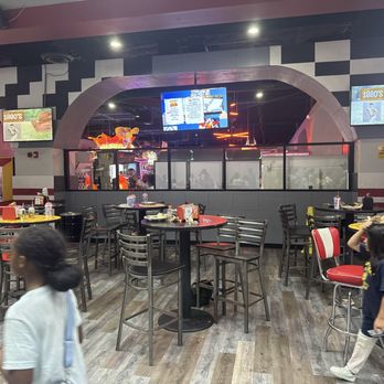 Boomers Irvine - Dirty tables. - Amusement Parks Near Me - Irvine, California