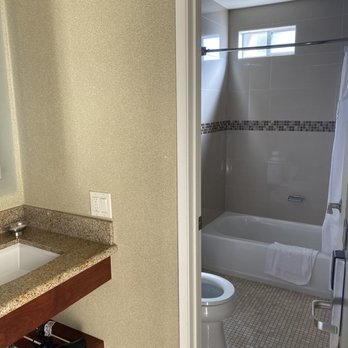 Bahia Resort Hotel - Bathroom - San Diego, CA
