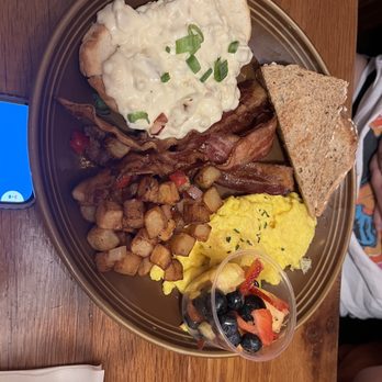 Cherry Street Pub - Hillbilly breakfast - Pubs Near Me - Lancaster, Ohio