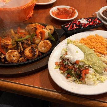 El Centinela Mexican Restaurant - Shrimp fajitas! Love them. - Mexican Near Me - Braselton, Georgia El Centinela Mexican Restaurant - Shrimp fajitas! Love them. - Mexican Near Me - Braselton, Georgia