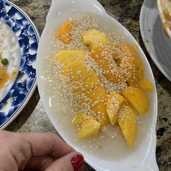 Thai This - Mango sticky rice - Thai Near Me - West Valley City, Utah Thai This - Mango sticky rice - Thai Near Me - West Valley City, Utah