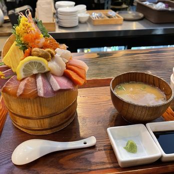 Raisu - Deluxe Seafood Bowl - Japanese Near Me - Vancouver, British Columbia Raisu - Deluxe Seafood Bowl - Japanese Near Me - Vancouver, British Columbia