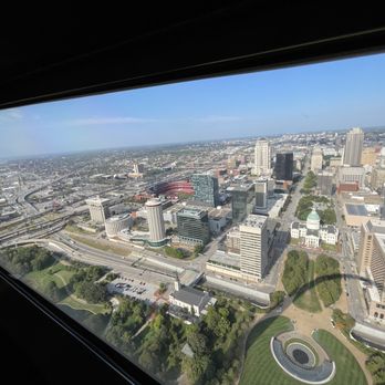 Gateway Arch - Landmarks & Historical Buildings Near Me - St. Louis, Missouri