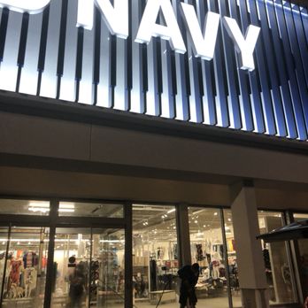 Reston Window Cleaning - Working for old navy's - Window Washing Near Me Reston Window Cleaning - Working for old navy's - Window Washing Near Me