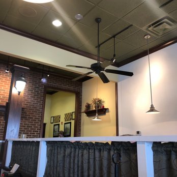 McAlister's Deli - Dining area - Delis Near Me - Midlothian, Virginia