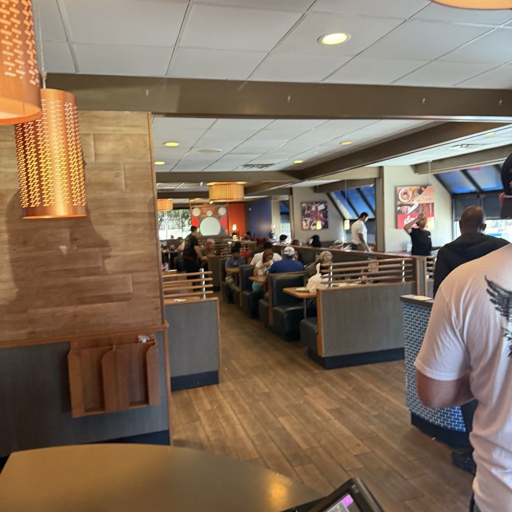 IHOP - Lobby - American Near Me - SANFORD, Florida