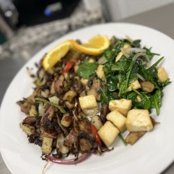 Whale City - Tofu scrambled