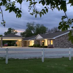 The Oaks Manor - An exterior view of our building from the West.