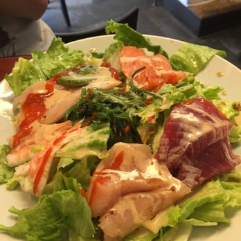 Geta - Sashimi salad with 7-8 slice fishes!! Only $8.95!!! - Japanese Near Me - Oakland, California