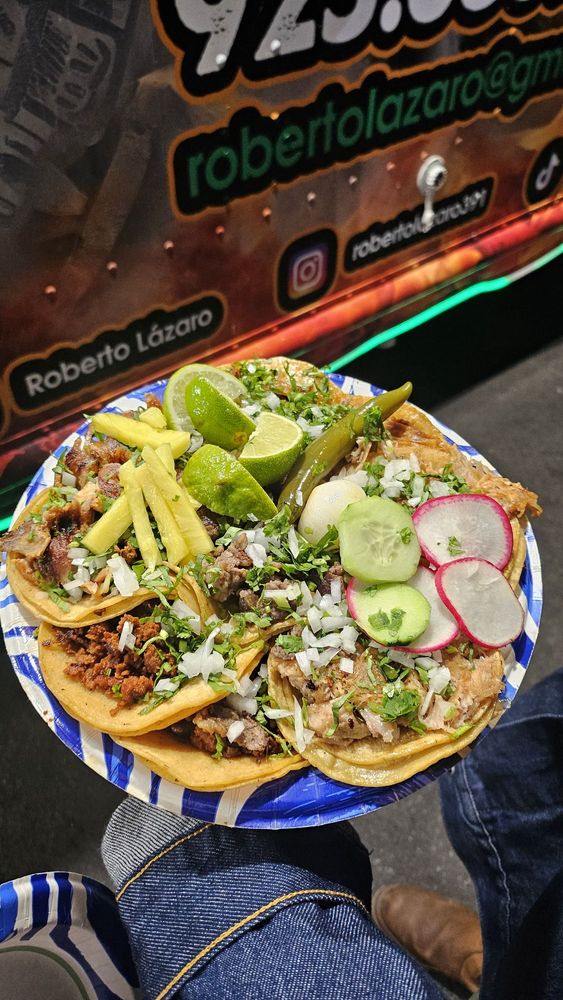 Taqueria El Trompo Azteca Logo