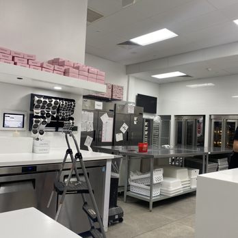 Crumbl - Cherry Creek - Bakeries Near Me - Denver, Colorado