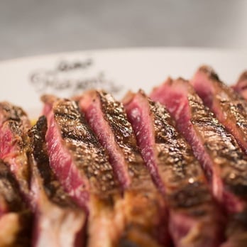 Bistro Régent - Le fameux magret de canard du sud ouest grillé avec son unique sauce charmelcia - French Near Me - Sainte-Eulalie, 33