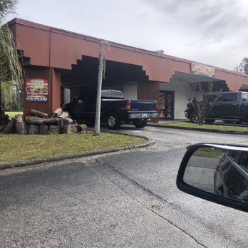 Burnin Barber-Que And More - Outside - Soul Food Near Me - Tampa, Florida