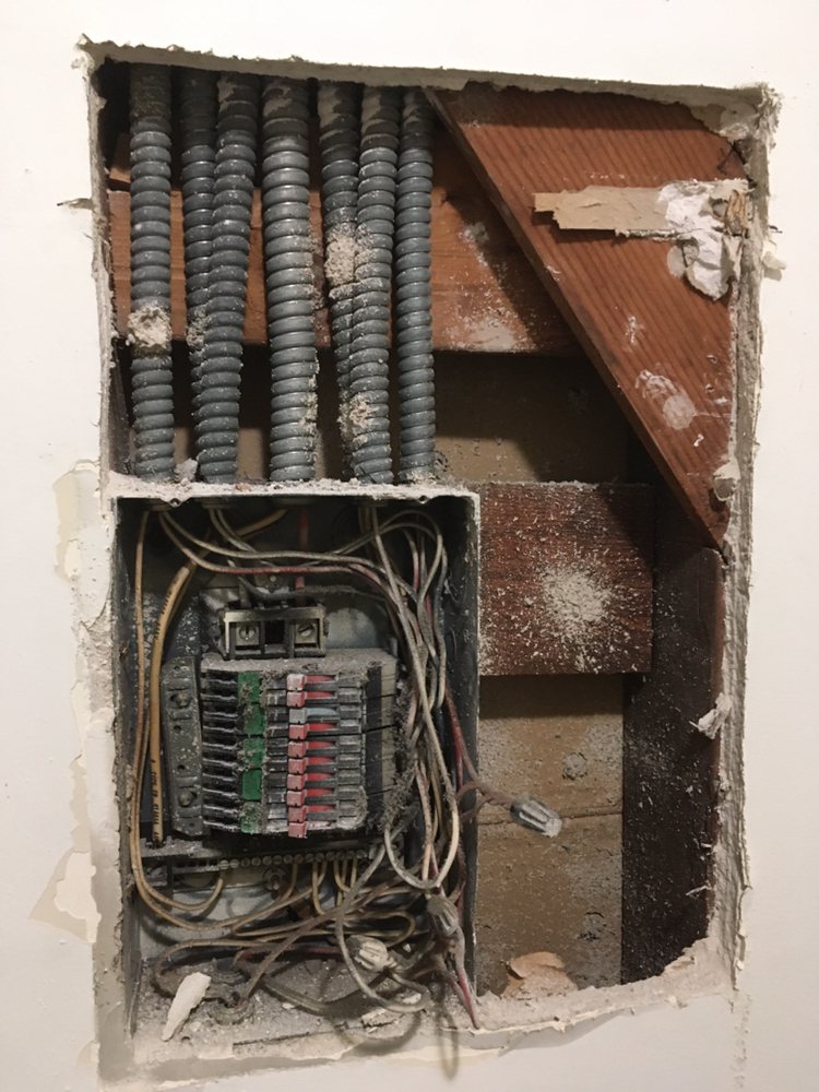 Slide of Energy Source Electric