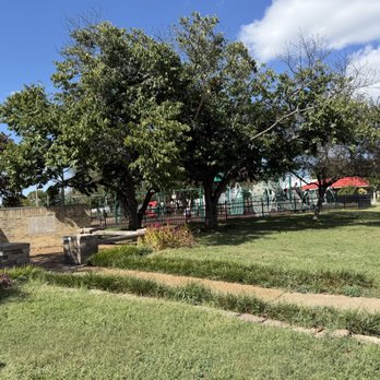Berra Park - Parks Near Me - Saint Louis, Missouri