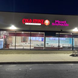 Exterior outside entrance of Cold Stone Creamery - Outside look - Carle Place, New York Exterior outside entrance of Cold Stone Creamery - Outside look - Carle Place, New York