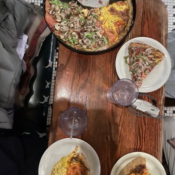 Pizzeria Uno - large deep dish: half numero uno half four cheese and pesto - Pizza Near Me - Chicago, Illinois Pizzeria Uno - large deep dish: half numero uno half four cheese and pesto - Pizza Near Me - Chicago, Illinois