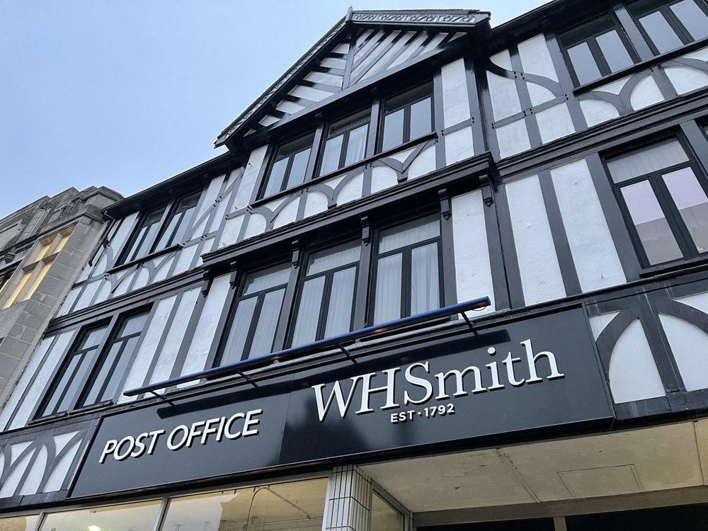 WH SMITH Updated March 2024 1 Standishgate, Wigan, Greater
