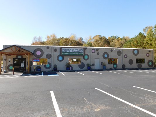 THE GIFT BOXXX - Updated May 2025 - 35 Photos - 2054 Hwy 400 S