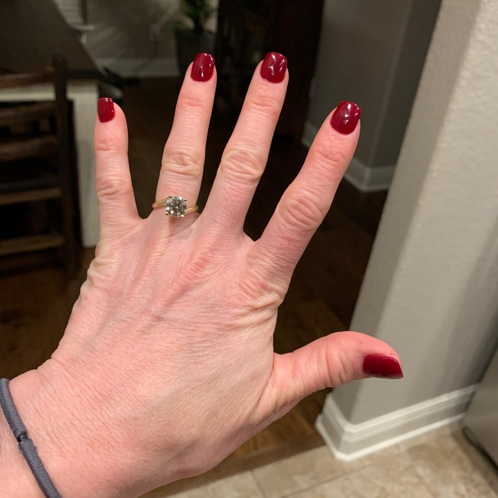 Powder dip on natural nails Powder dip on natural nails