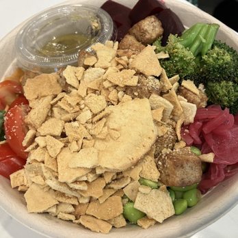 Wonder - Upper East Side - Build-your-own salad $9.95+ - Food Delivery Services Near Me - New York, New York