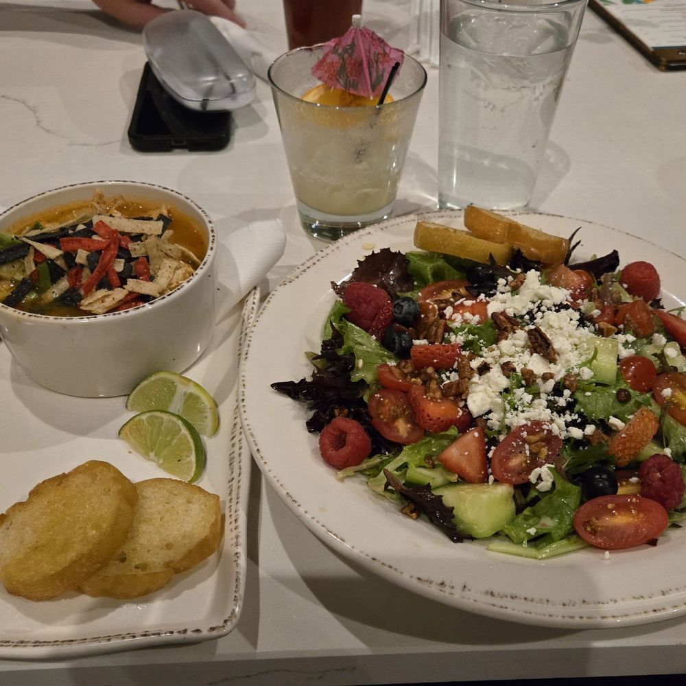 Tula's Kitchen - Berry salad and half bowl green chile chicken stew - New American Near Me - Albuquerque, New Mexico Tula's Kitchen - Berry salad and half bowl green chile chicken stew - New American Near Me - Albuquerque, New Mexico