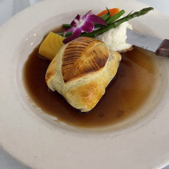 CF Food Kitchen - Beef Wellington presentation - New American Near Me - Granada Hills, California CF Food Kitchen - Beef Wellington presentation - New American Near Me - Granada Hills, California