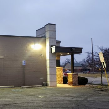 Affiliated Veterinary Emergency Service - Front entrance from parking lot. - Emergency Pet Hospital Near Me - Allen Park, Michigan Affiliated Veterinary Emergency Service - Front entrance from parking lot. - Emergency Pet Hospital Near Me - Allen Park, Michigan