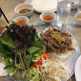 Banh hoi thit nuong (glorified Vietnamese spring roll with grilled pork and veggies) Banh hoi thit nuong (glorified Vietnamese spring roll with grilled pork and veggies)