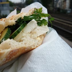 Mélange - Feta Fladen zur Mitnahme aufs Gleis