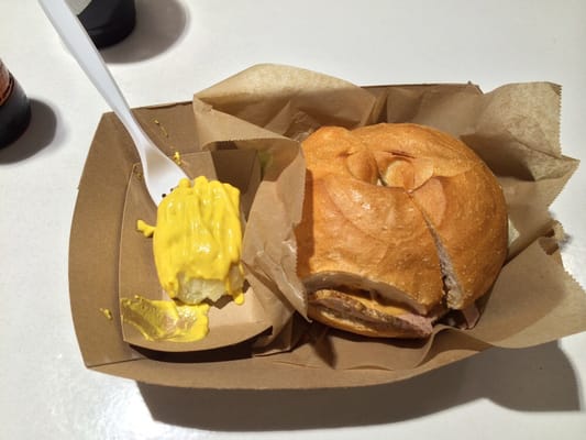 J28 Sandwich Bar by null