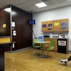 OneBlood Miami Gardens Donor Center - Lobby area to the right as you enter