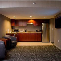 Courtyard by Marriott Waterbury Downtown