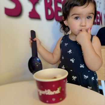Yogurtland - Giant spoon , kid approved - Ice Cream & Frozen Yogurt Near Me - Las Vegas, Nevada Yogurtland - Giant spoon , kid approved - Ice Cream & Frozen Yogurt Near Me - Las Vegas, Nevada