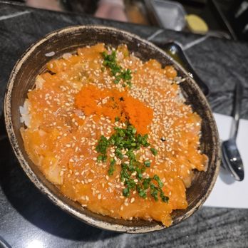 ROL Hand Roll Bar - Irvine - Salmon donburri - Sushi Bars Near Me - Irvine, California ROL Hand Roll Bar - Irvine - Salmon donburri - Sushi Bars Near Me - Irvine, California