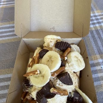Cinnaholic - Shake Rattle & Roll - Bakeries Near Me - Louisville, Kentucky