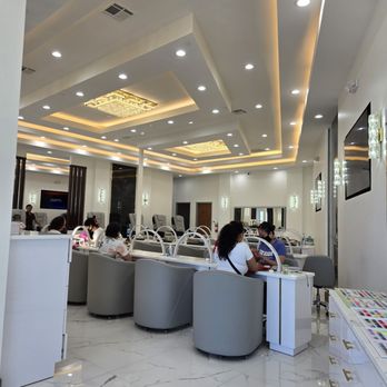 Blossom Nail Lounge - Nail Salons Near Me - Plano, Texas
