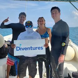 Dive Paradise - Proud students, Captain (Goyo), and DM (Samuel).