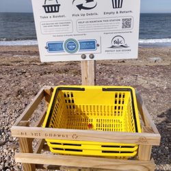 Town Beach Southold - Great idea! Baskets provided for beach cleanup.