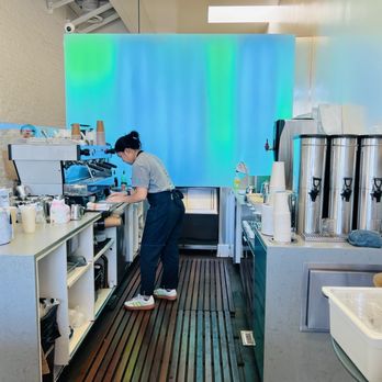 Blue Bottle Coffee - Abbot Kinney - Coffee & Tea Near Me - Los Angeles, California