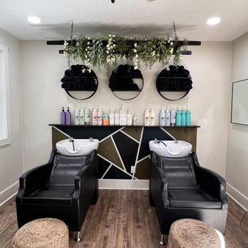 Tresses Salon - Shampoo bowls - Hair Salons Near Me - Keystone Heights , Florida