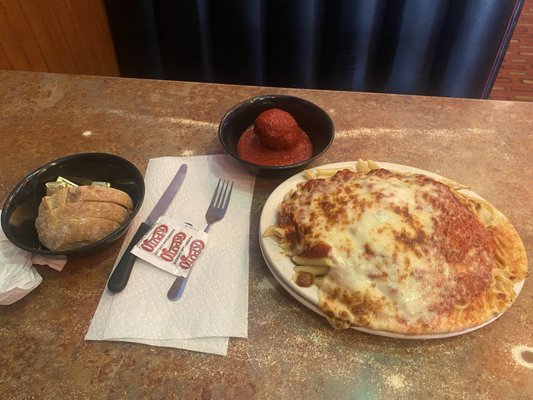 Mama's Pizza by null