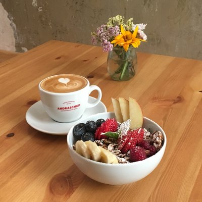 Neumanns Café by null