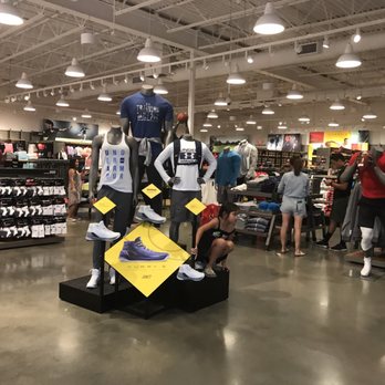 Under Armour Factory House - Inside - Sports Wear Near Me - Orange, California Under Armour Factory House - Inside - Sports Wear Near Me - Orange, California